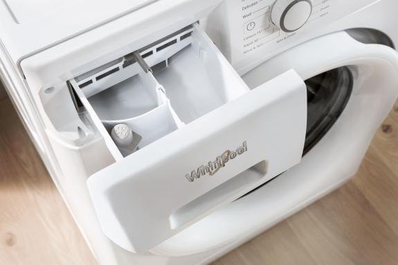 Встраиваемая стиральная машина Whirlpool WMWG71484E